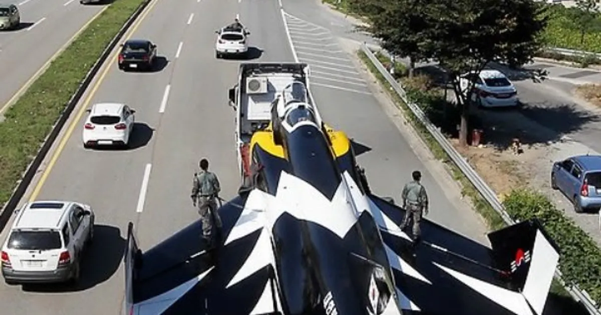 전투기 실제 크기 체감샷 ㄷㄷ		,,