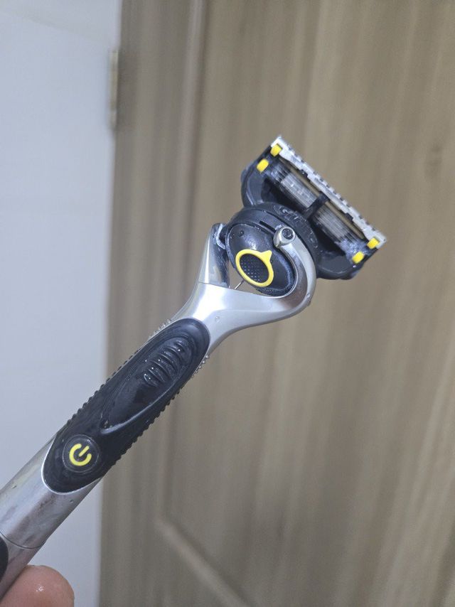 8년쓴 면도기의 충격적인 진실을 알았다