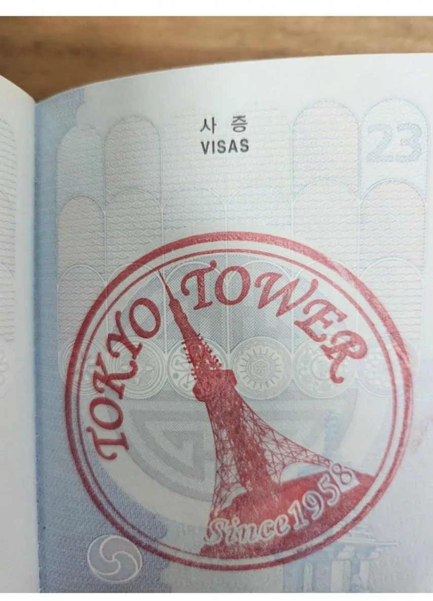 의외로 상당히 흔하다는 여권 훼손 사례