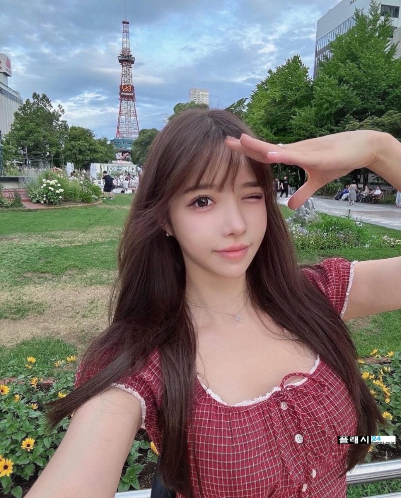 "삭제 전에 꼭 보셔야 합니다. 방송 중 역대급 노출 사고"