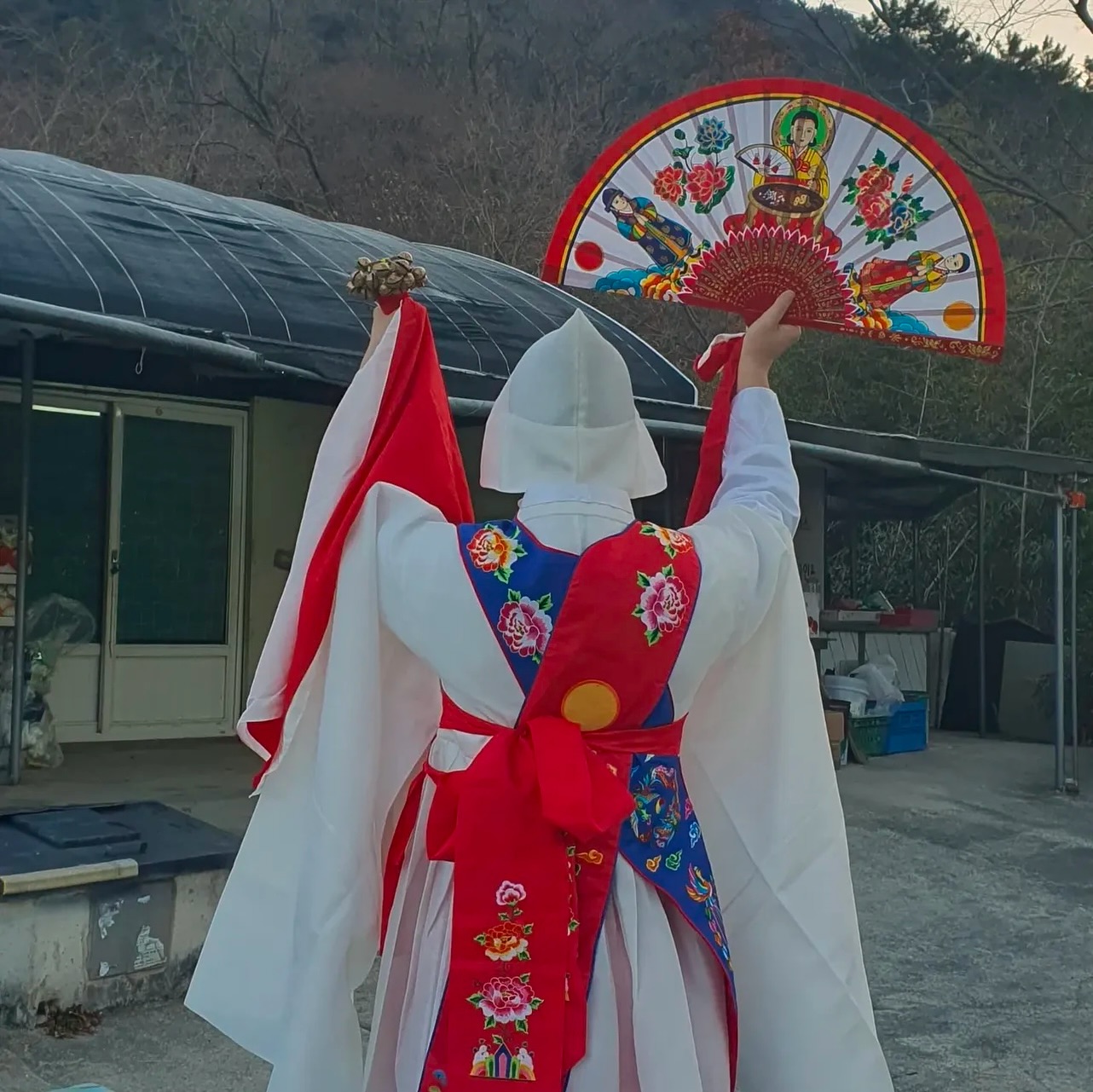 우리 엄마가 언니 호적을 물려받았거든…