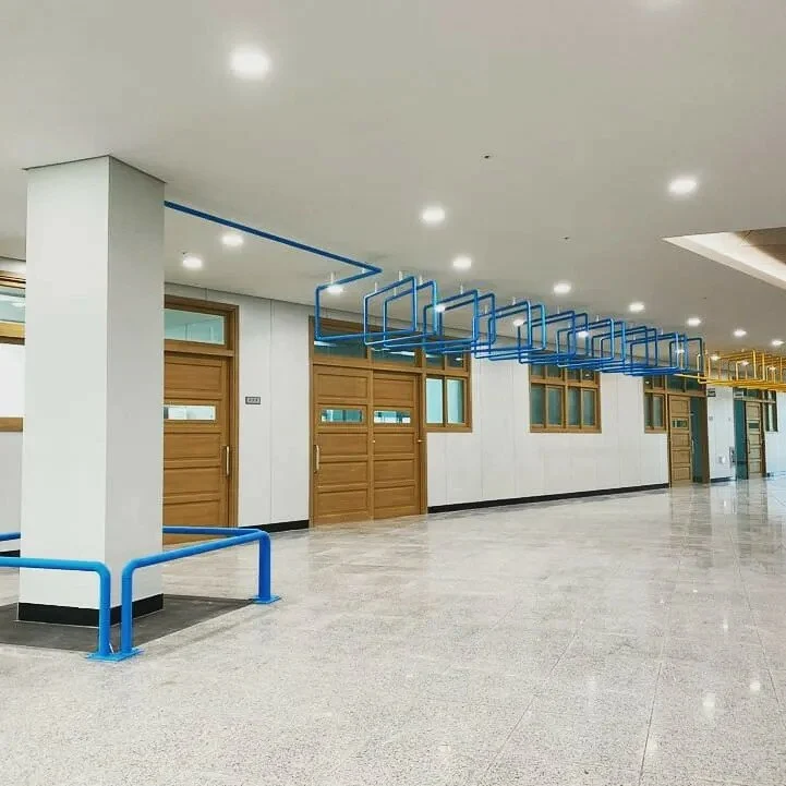 어느 중학교의 복도