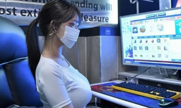 피시방에서 야ㅎ소설 읽는 여자손님