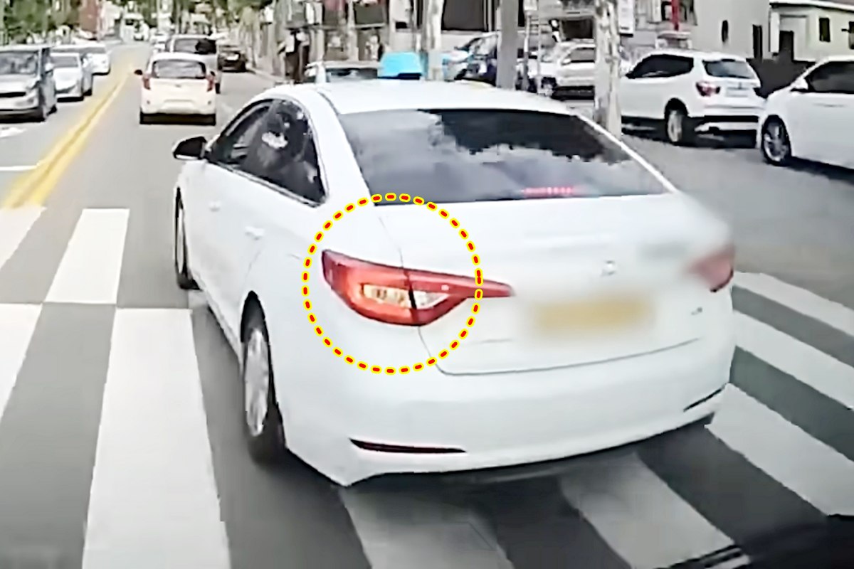 택시 기사들이 깜빡이를 안 넣는 진짜 이유