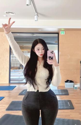 킹갓골반녀))))) 00 필라테스샵 선생님 ㄷㄷ 여기 남자들 줄섰습니다 ㄷㄷ 