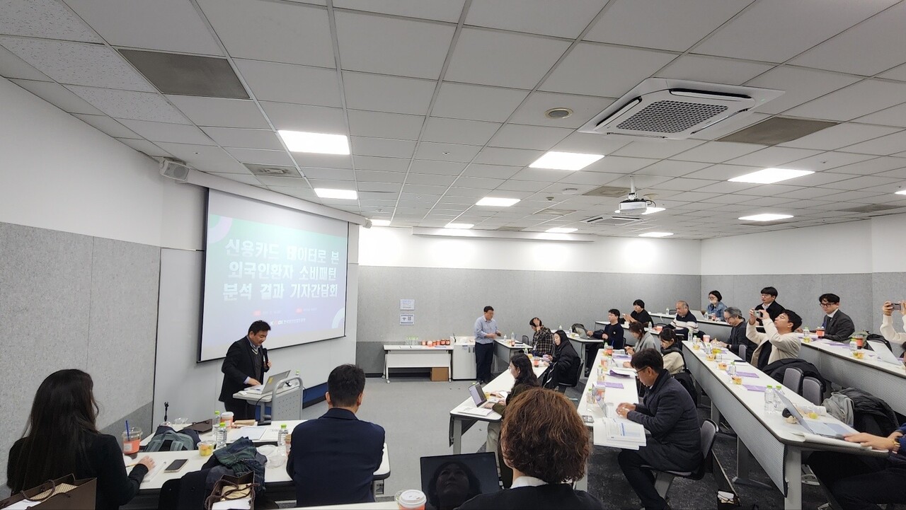 작년&nbsp;외인환자&nbsp;1인 400만원 카드결제…서울선 미용·경기선 치료[연합뉴스]