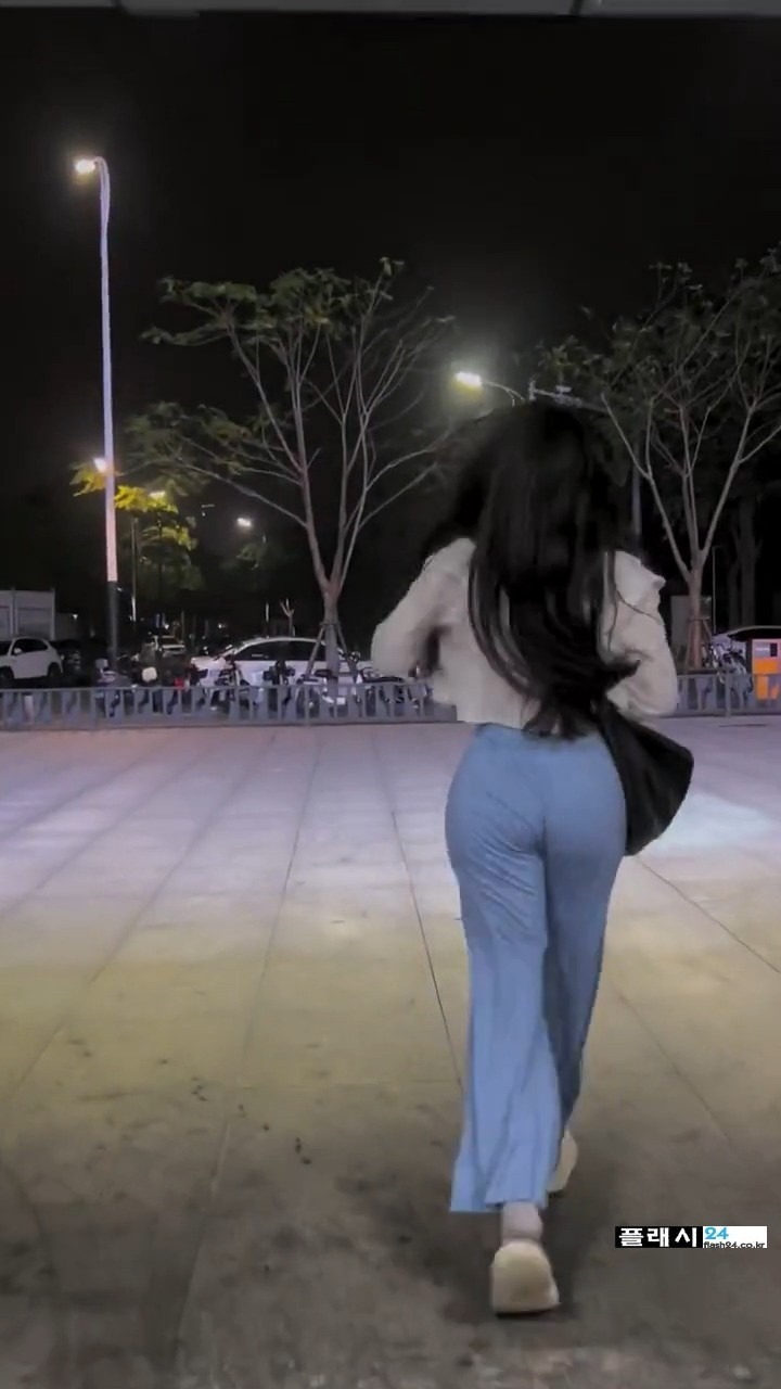 퇴근길 힘나게 하는 여자친구