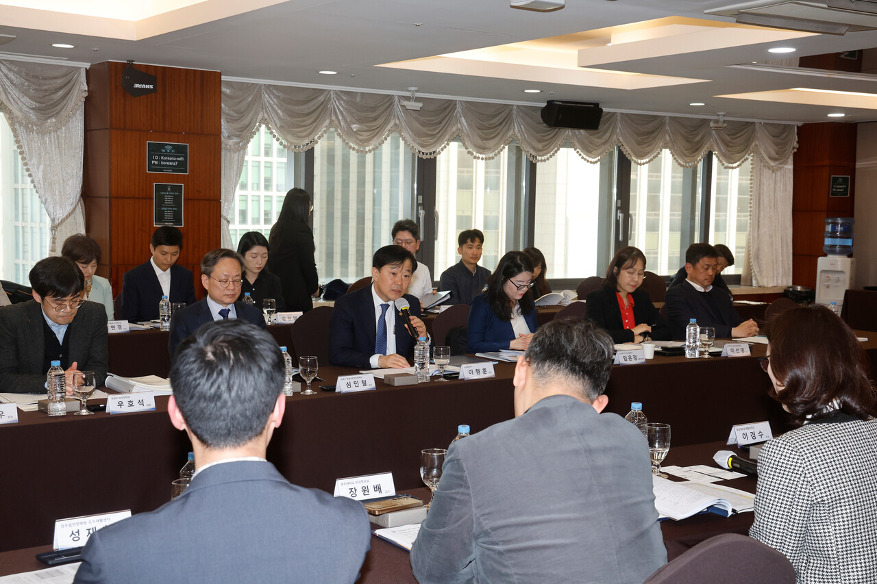 정부, 청년&nbsp;건강관리&nbsp;강화…담뱃값 1만원대↑·술에 부담금 검토[연합뉴스]