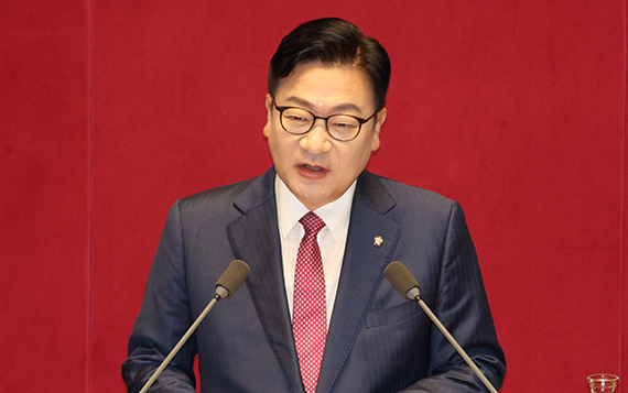 정점식 국민의힘 원내대표가 8일 서울 여의도 국회에서 열린 제439회 국회(정기회) 제4차 본회의에서 국정에 관한 교섭단체 대표연설을 하고 있다. 뉴시스