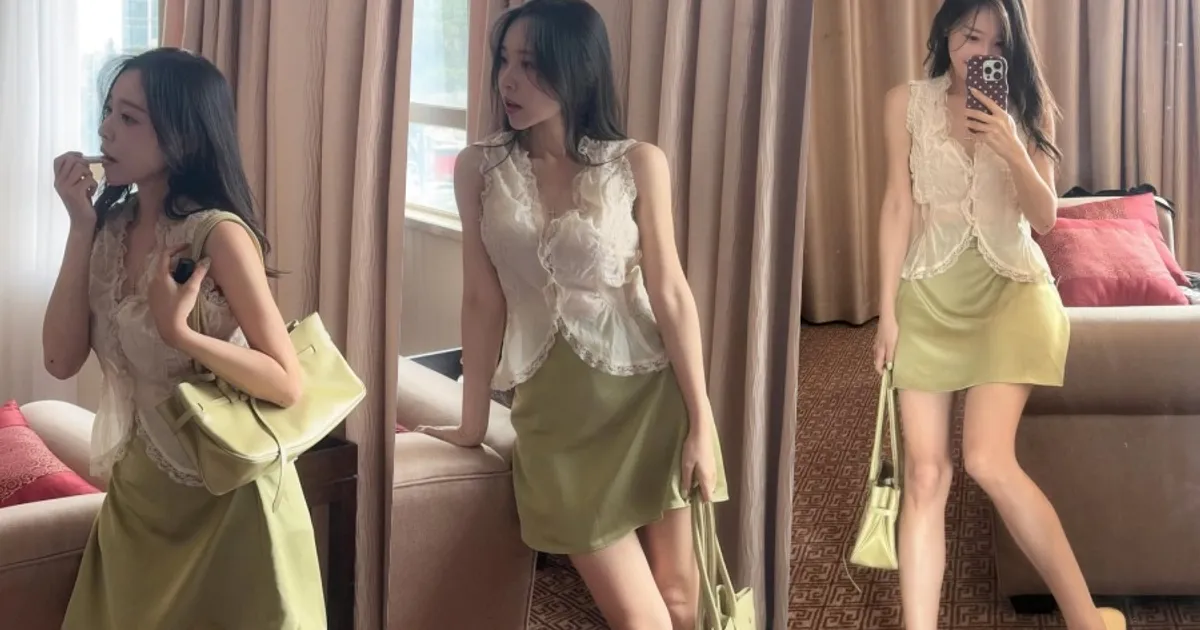'박성광♥' 이솔이, 은근한 시스루 착장에 여리여리한 몸매 돋보여…요정 미모