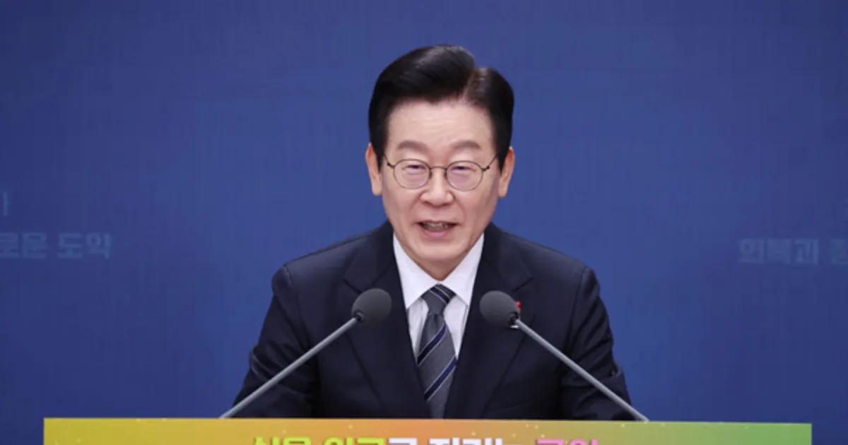 李 대통령 "남북 진짜 원수가 된 것 같아"…통일부에 역할 당부