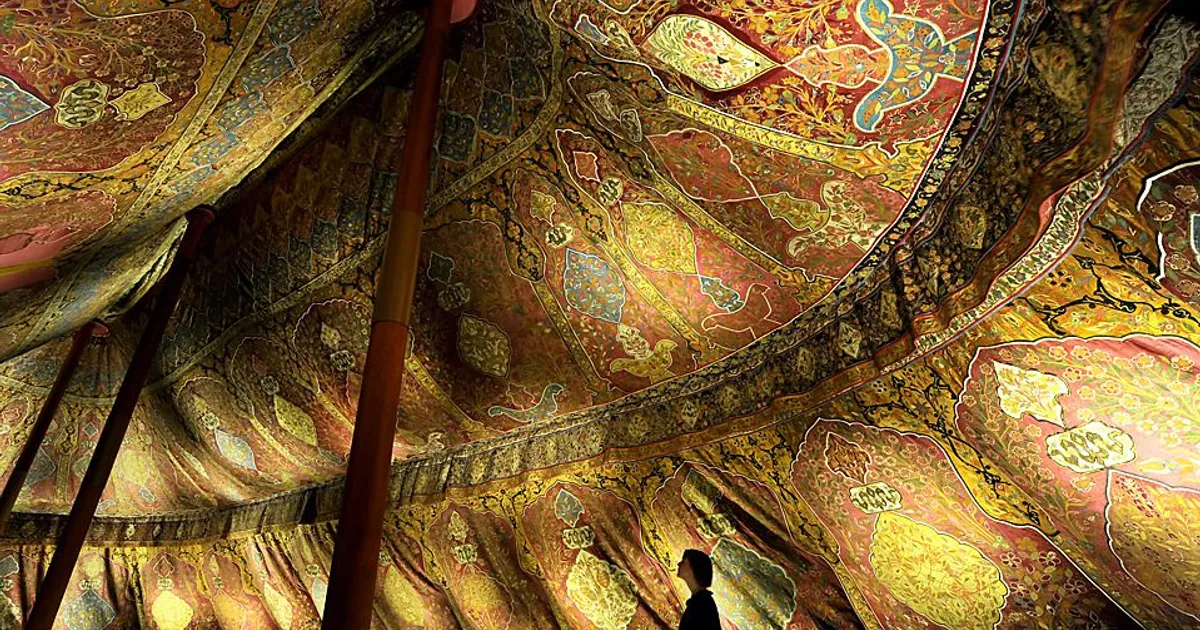 "움직이는 궁궐"이라는 별명이 붙은 텐트