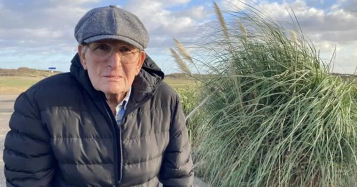 나뭇잎 뱉었을 뿐인데, 벌금 50만원?…무슨 일 있었길래