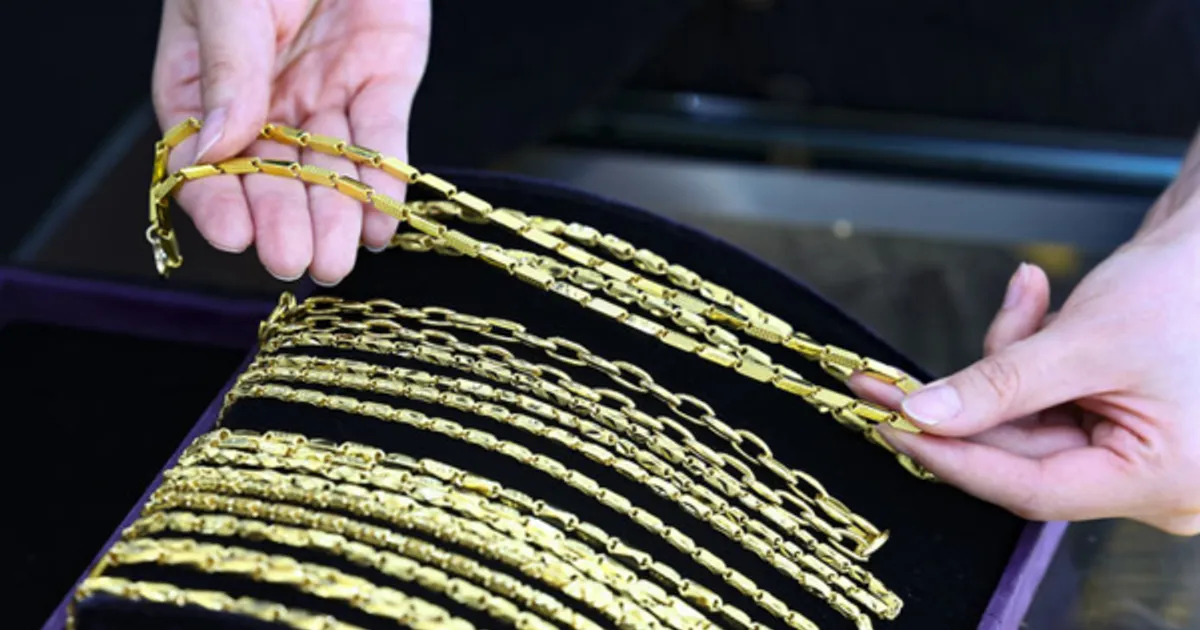 이스라엘-이란 충돌에 치솟는 국제유가…금값 한 돈 70만원 가나