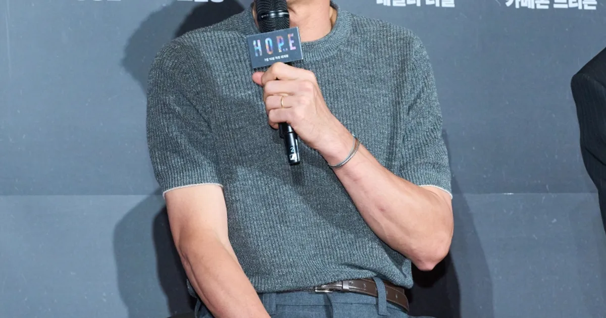 '황정민 스토킹 혐의' A씨, 벌금 600만원 선고…소속사 "허위사실 유포도 법적 조치"