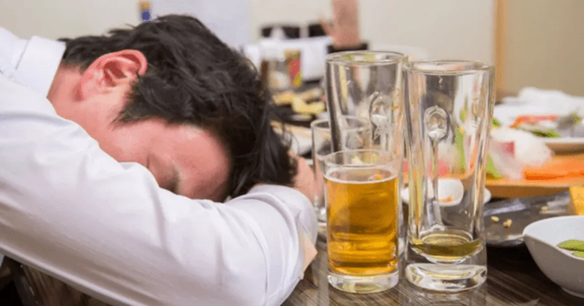 무려 "1000명의 의사"들이 숙취해소에 '이것'이 최고라 말했습니다.