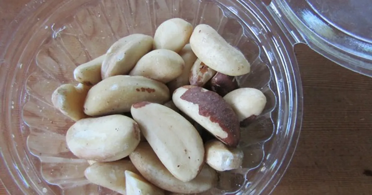 의사 경고 "건강에 좋은 이 견과류" 과하면 탈모 찾아옵니다.