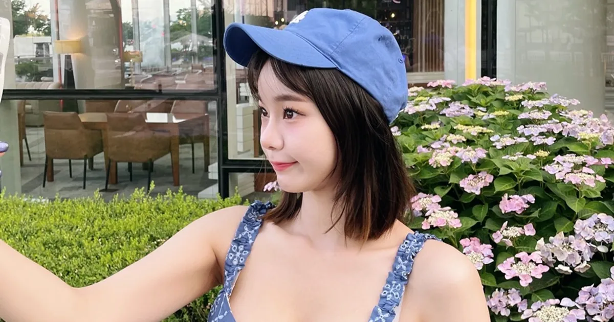 맹승지, 깊게 파인 원피스에 넘치는 볼륨감…숙일수록 아찔해