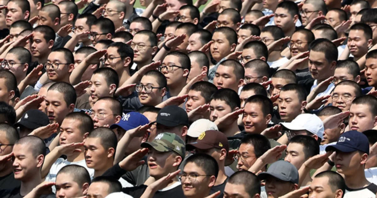 육군 조교 2명, 훈련병에 담배 한 개비당 10만원에 팔다 적발