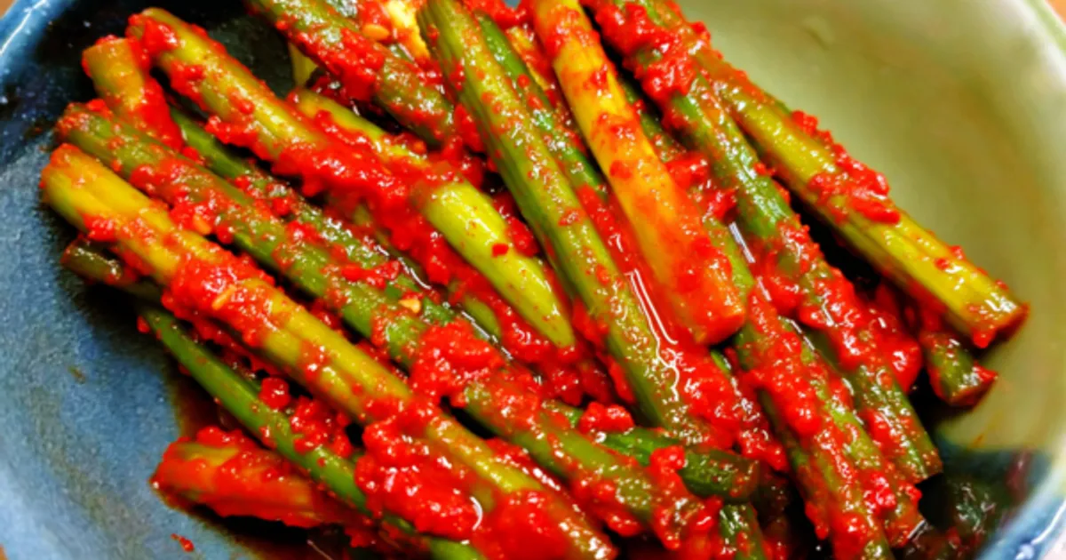 건강식이라 믿어온 "최악의 반찬 1가지" 간을 늙고 병들게 만듭니다