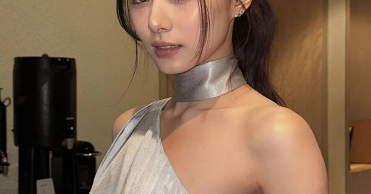 쯔위 뚜렷 이목구비 과시…갈수록 예뻐져