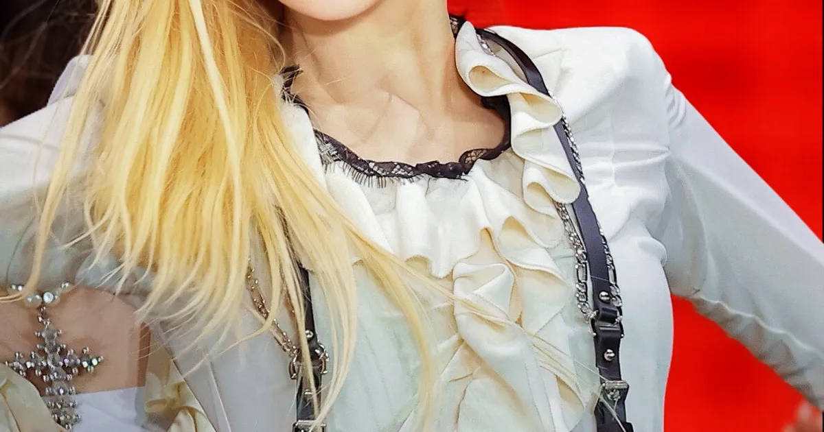 호불호 갈린다는 ITZY 예지 금발 미모