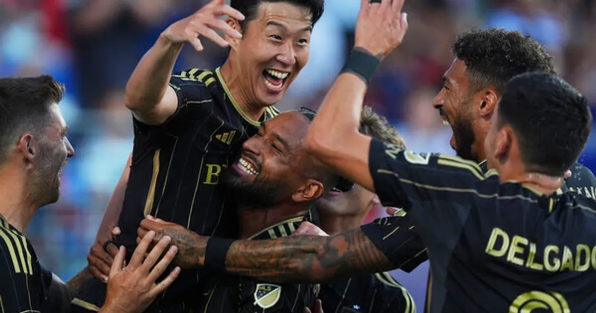 손흥민, MLS 3경기 만에 데뷔골 폭발…환상 프리킥 득점