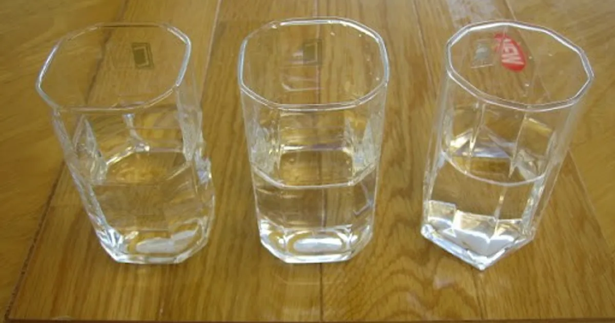 물 마실 때 "이렇게" 먹는다면 몸속으로 세균을 넣는것과 같습니다.