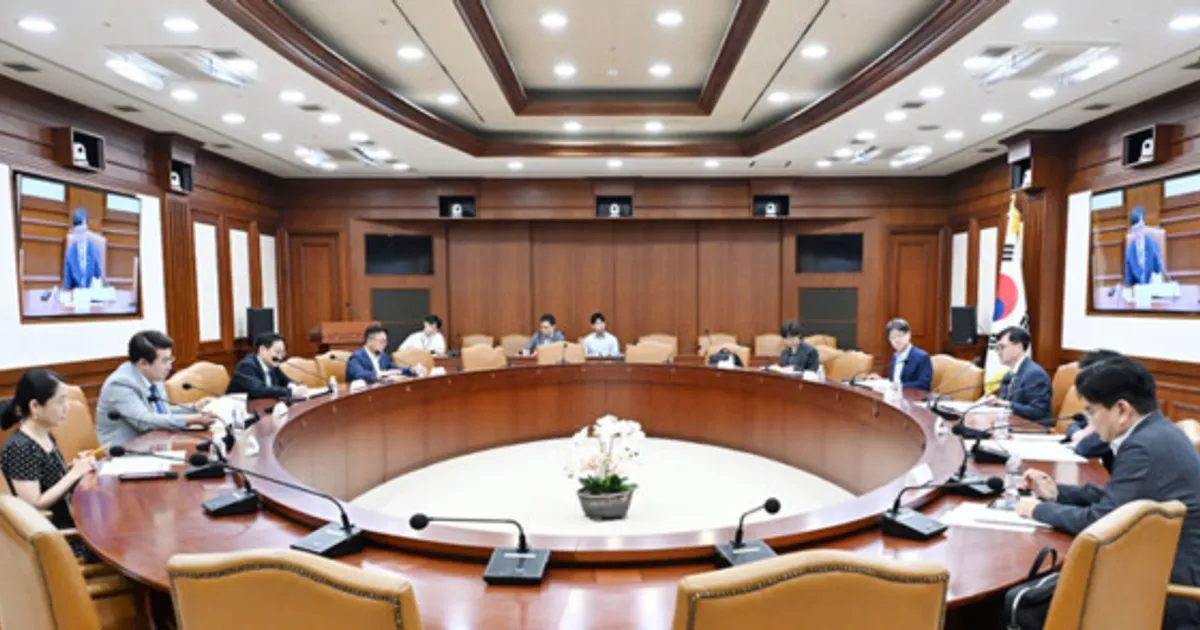 당정, 2차 추경 통해 민생회복 소비쿠폰 지급…일반국민 25만원, 기초생활수급자 50만원