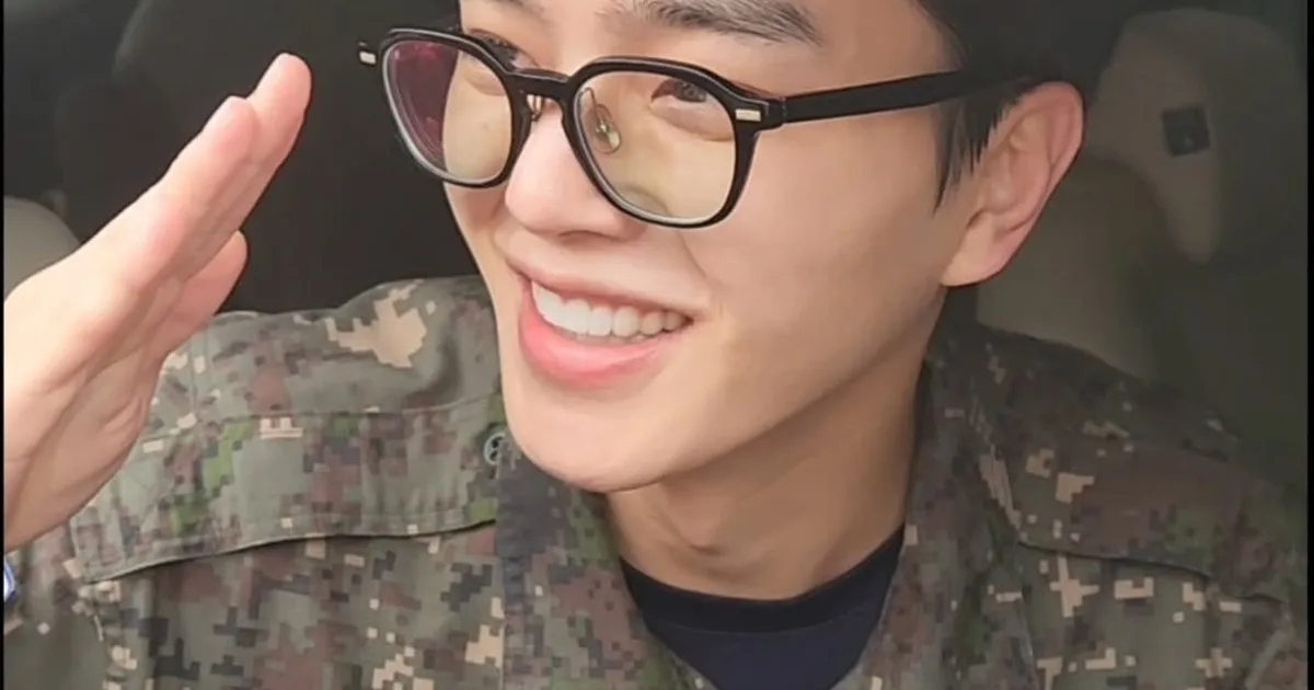 오늘 전역했다는 존잘 배우