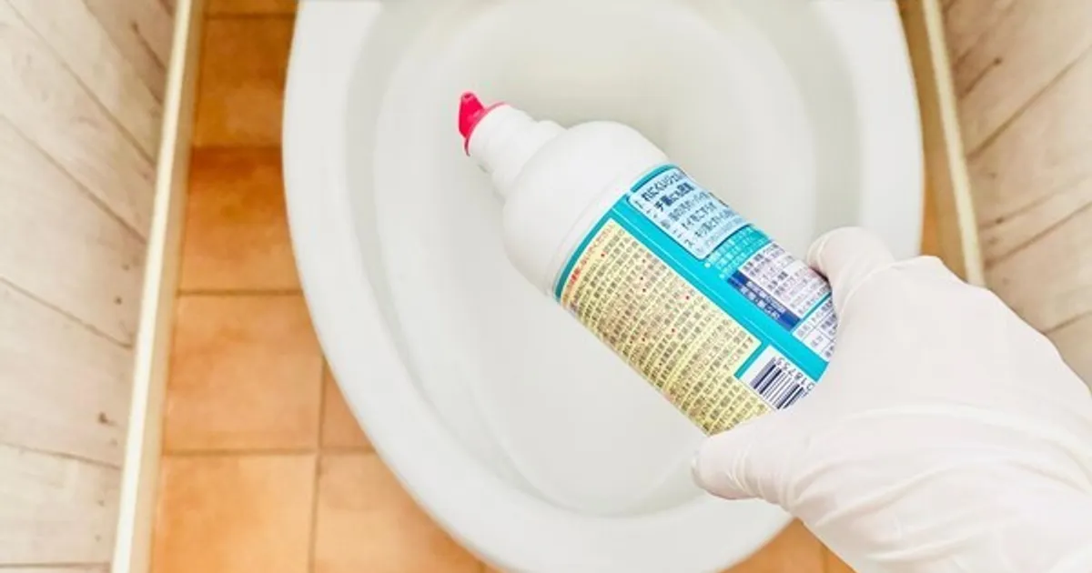 화장실 청소 아직 힘들게 하고 계시나요? "이것 한 줌이면 물때가 싹 벗겨지고 세균이 박멸됩니다"