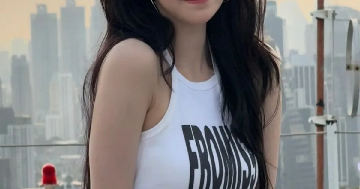 프로미스나인 백지헌 몸매 ㅗㅜㅑ