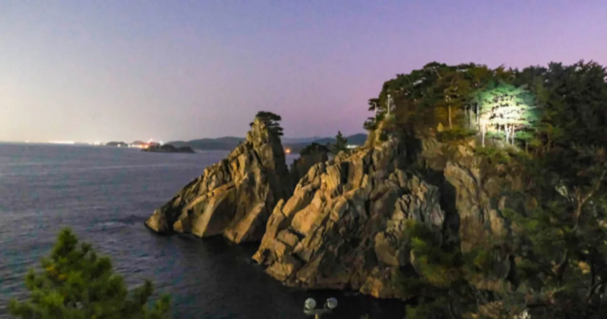 "강원도의 대표 명소!" 양양 하조대해수욕장, 소나무숲과 일출 전망이 빛나는 동해 여름 여행지