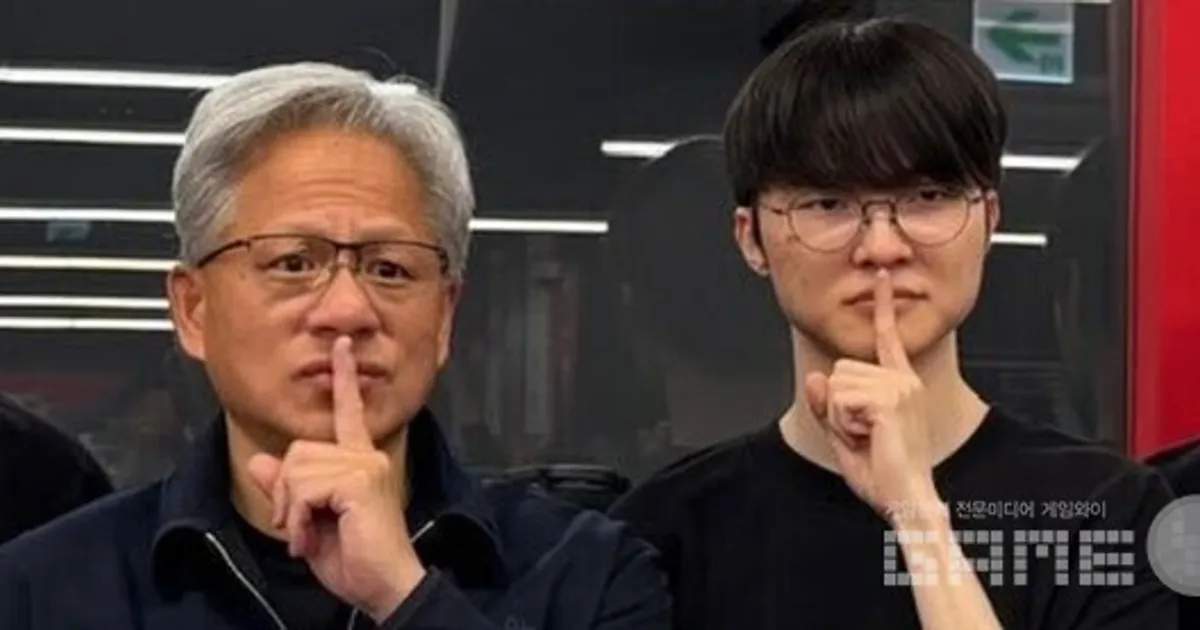 1황 VS 1황...젠슨황·페이커 만남에 글로벌 팬들 들썩