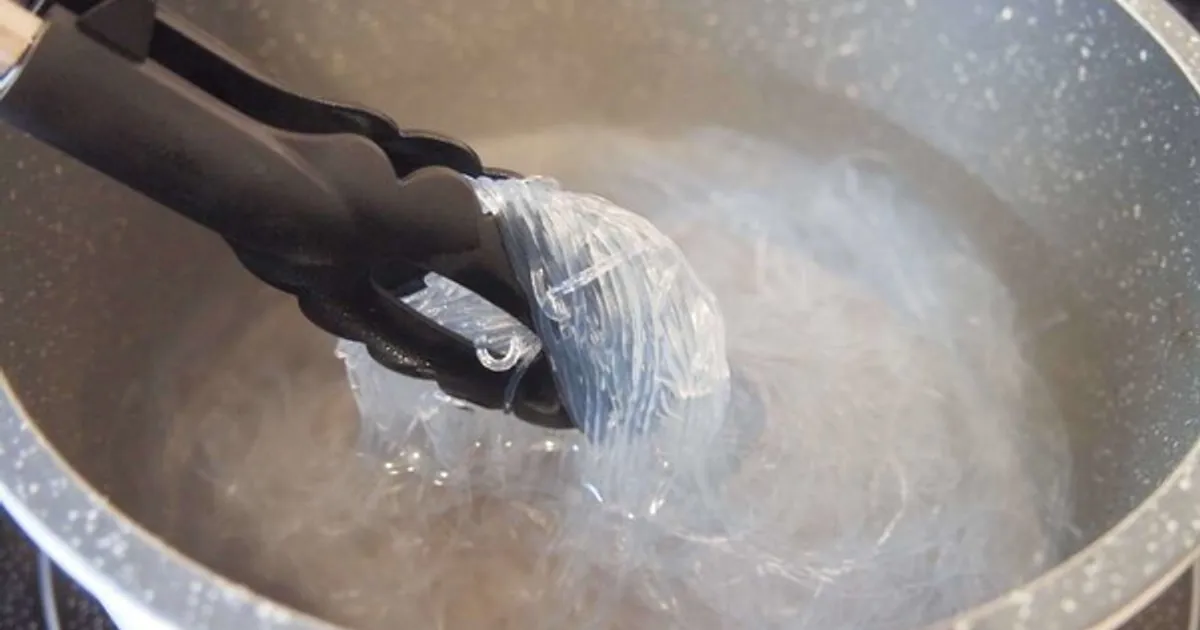 잡채 할 때 ''당면 절대 삶지 마세요'' 면이 불어 터져 맛없어집니다.