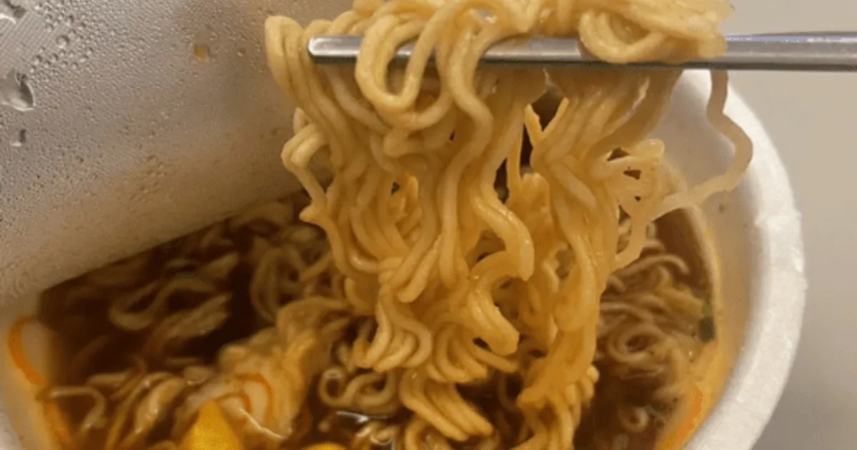 라면 먹을 때 "방법"만 바꿔도 보약처럼 건강하게 먹을 수 있습니다.